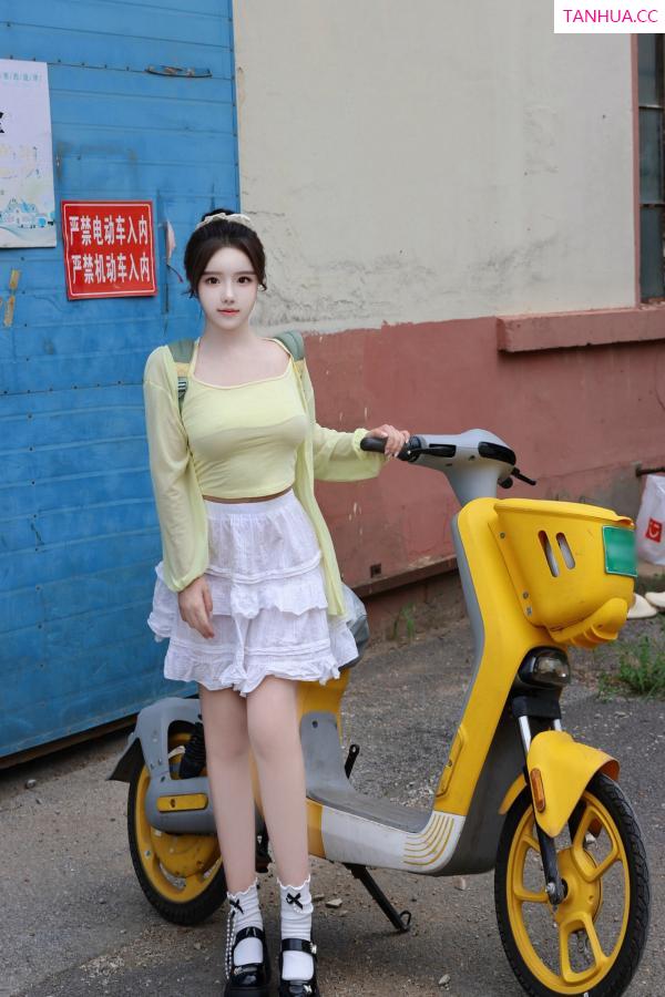   [XiuRen]高清写真图 2024.08.16 No.9024 小薯条nienie 美乳性感第83张图片